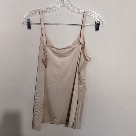 SPANX Thinstincts 2.0 Champagne Beige Shapewear Camo Tank Top - Picture 9 of 12